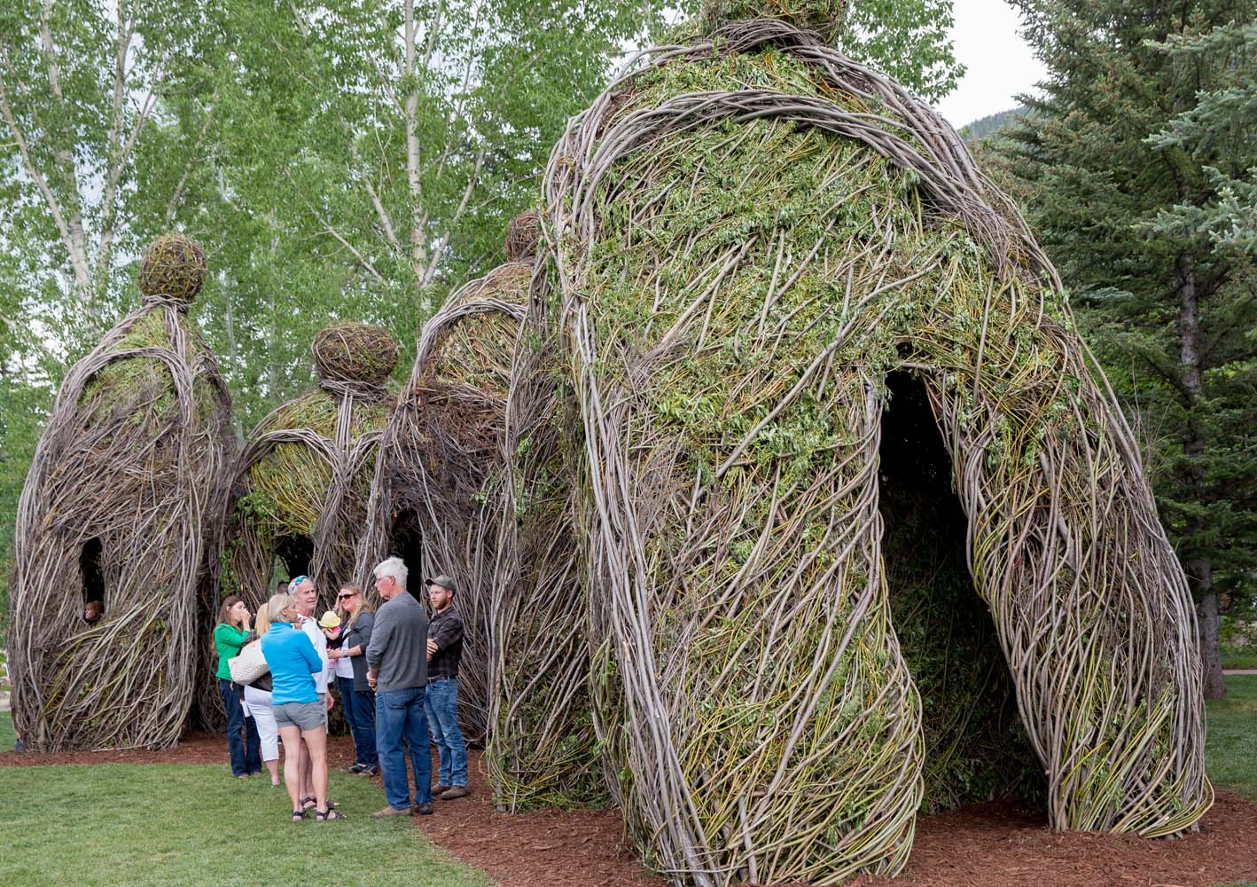 town of vail stick art patrick dougherty21